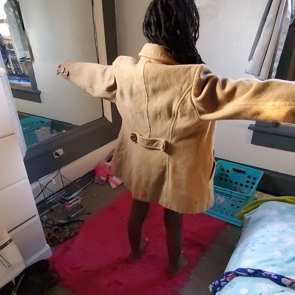 Coat - Picture 4 of 4